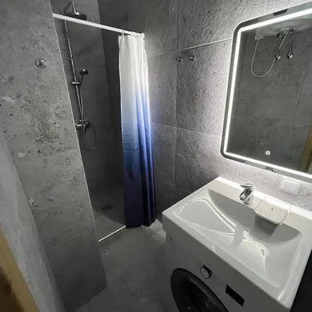 Airport Lux 30 Self Check-in Free Parking * Vilnius